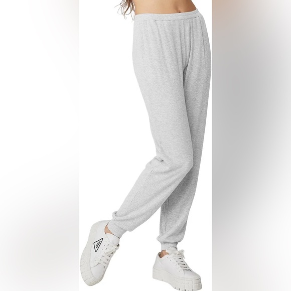 ALO Yoga Pants - ALO yoga High-Waist Ribbed Whisper Pants women’s medium Heather Gray joggers